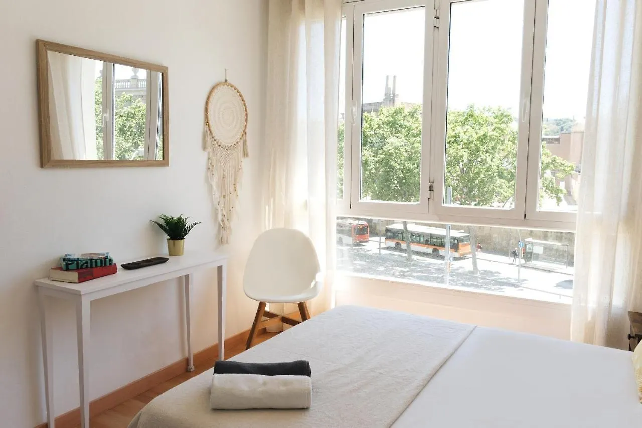Sunny And Modern Apartment Ideal For Groups 바르셀로나 스페인