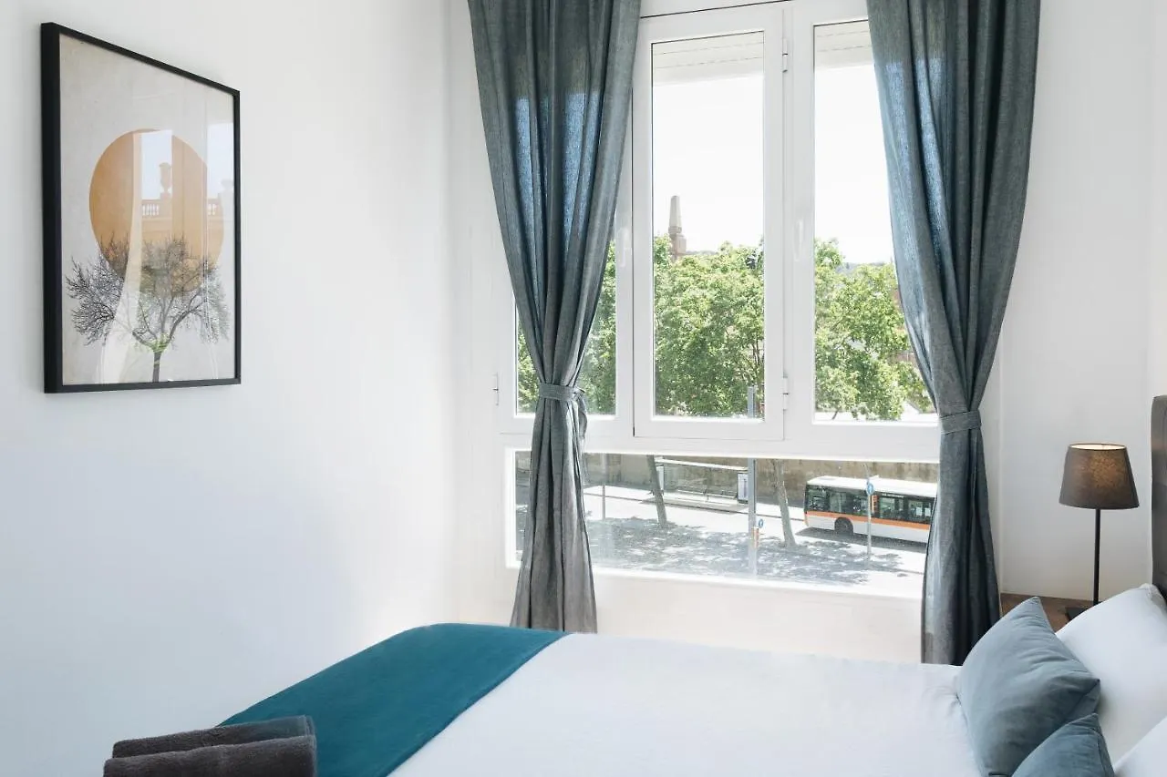 Sunny And Modern Apartment Ideal For Groups Barcellona 0*,