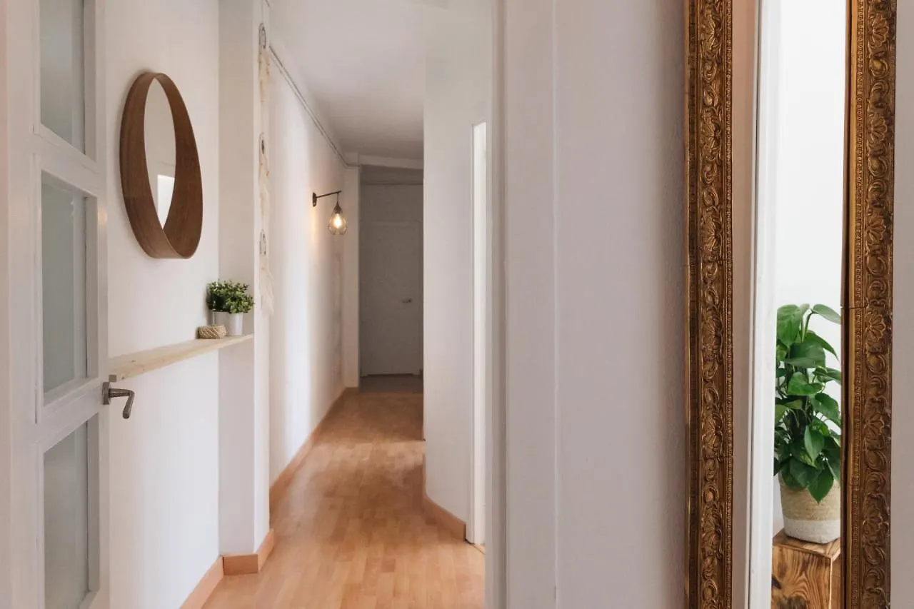 Sunny And Modern Apartment Ideal For Groups Barcellona Spagna