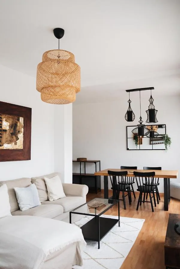 Sunny And Modern Apartment Ideal For Groups Barcellona 0*,  Spagna