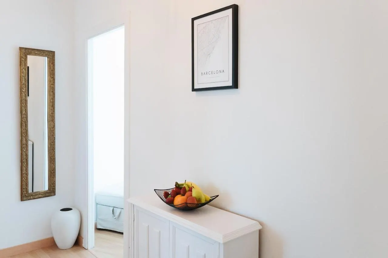 Sunny And Modern Apartment Ideal For Groups 바르셀로나 0*,