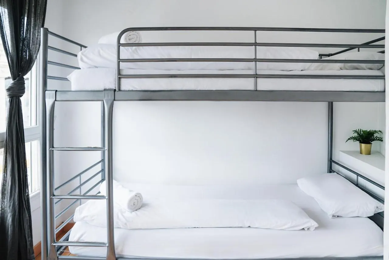 Sunny And Modern Apartment Ideal For Groups 바르셀로나 스페인